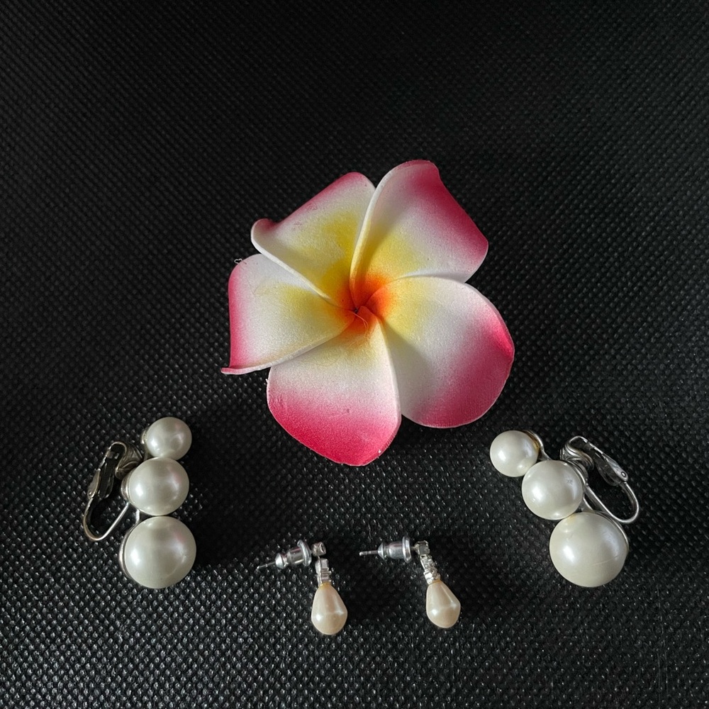 2 pairs-3 Pearl curve shape clip, Small dangling white faux Pearl earrings